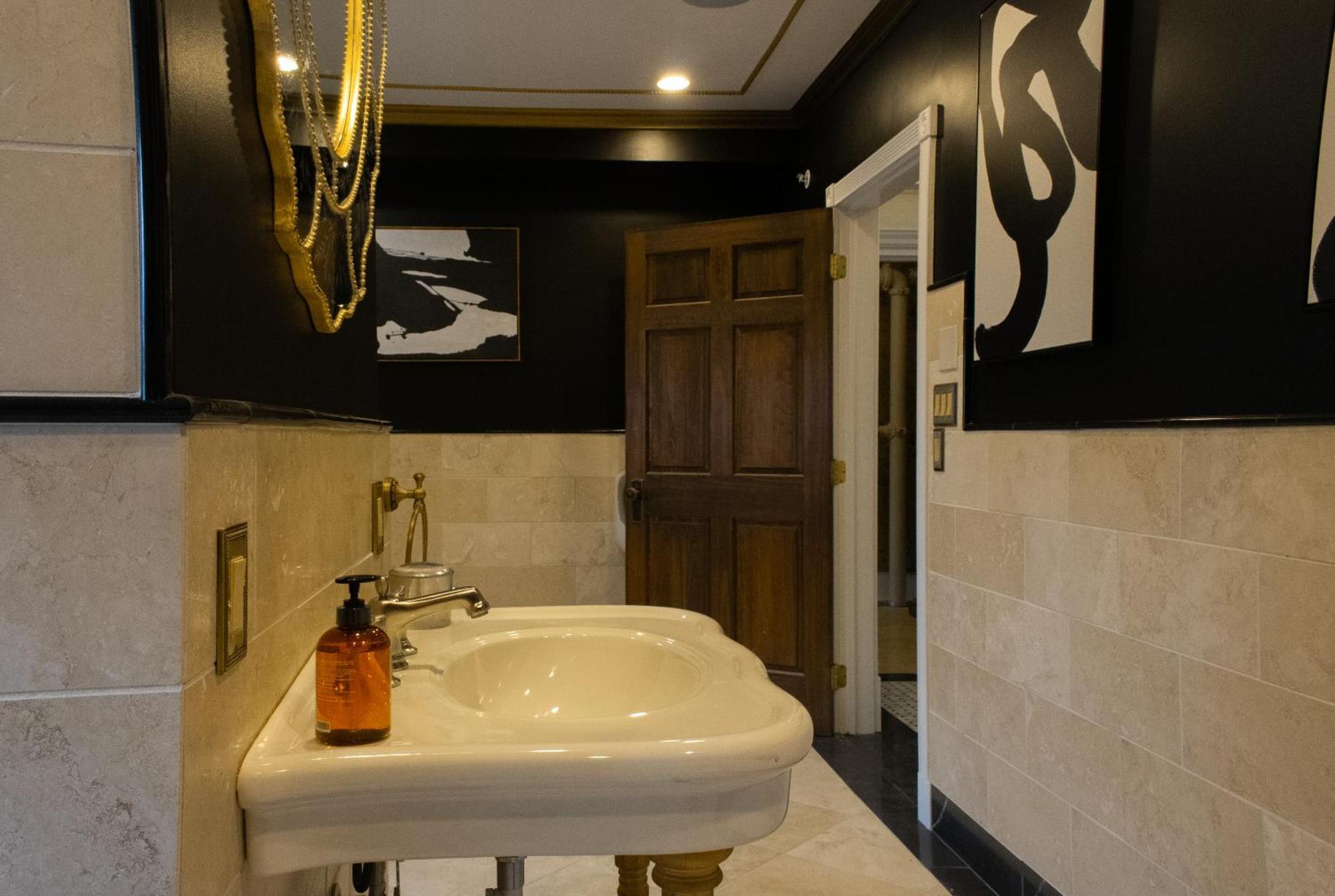 Hotel Chateau Mcm Minimalist *