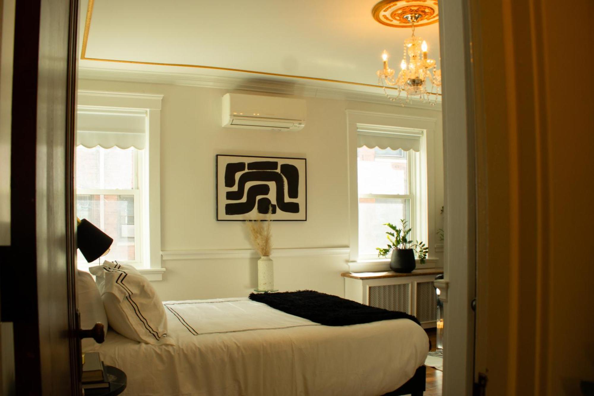 Hotel Chateau Mcm Minimalist Connellsville