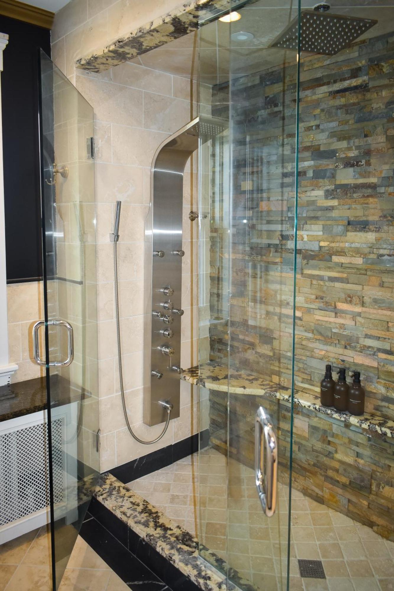 Chateau Mcm Minimalist * Connellsville
